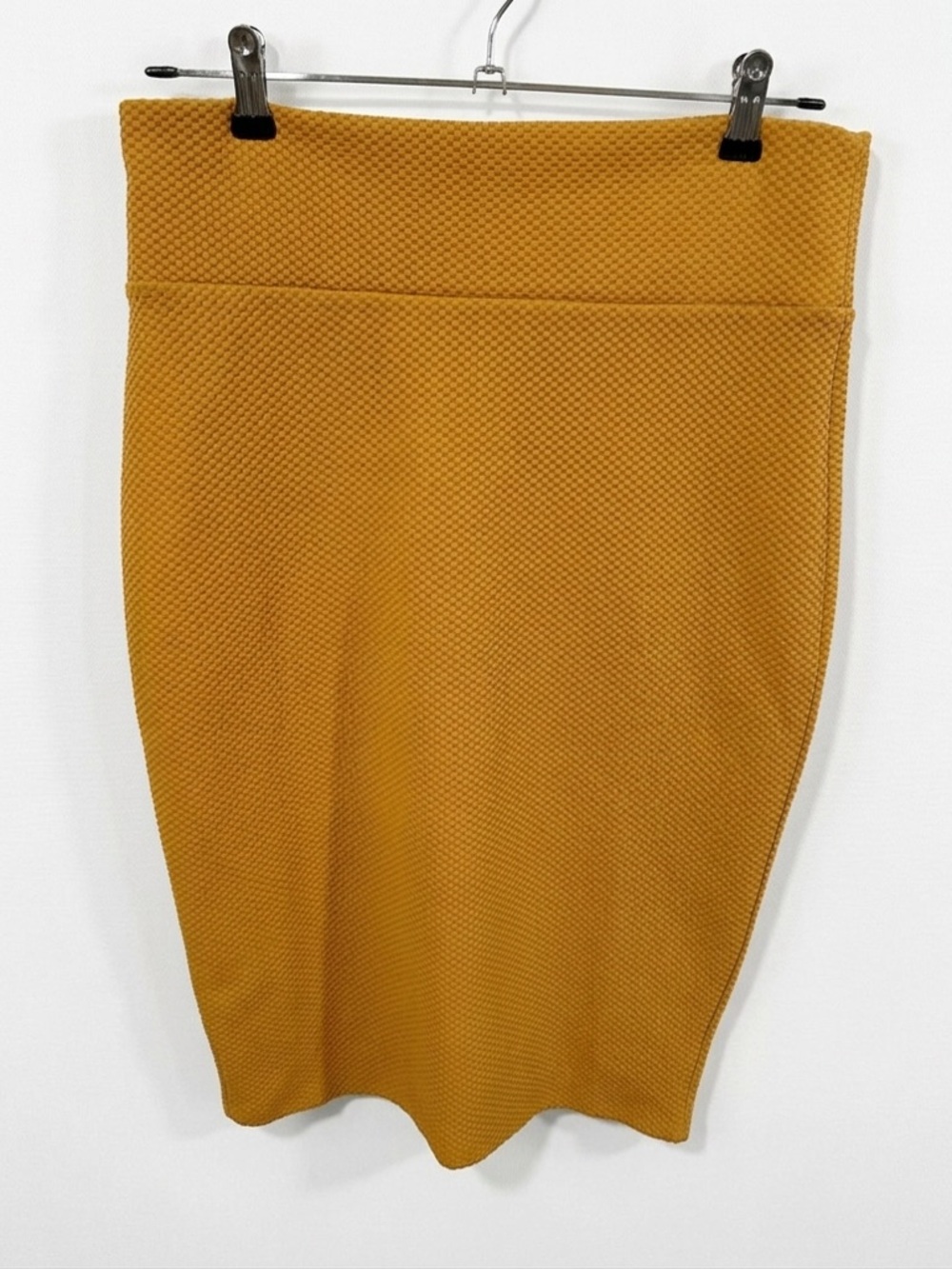 Alex & Olivia Women’s Mustard Textured Skirt Size Medium